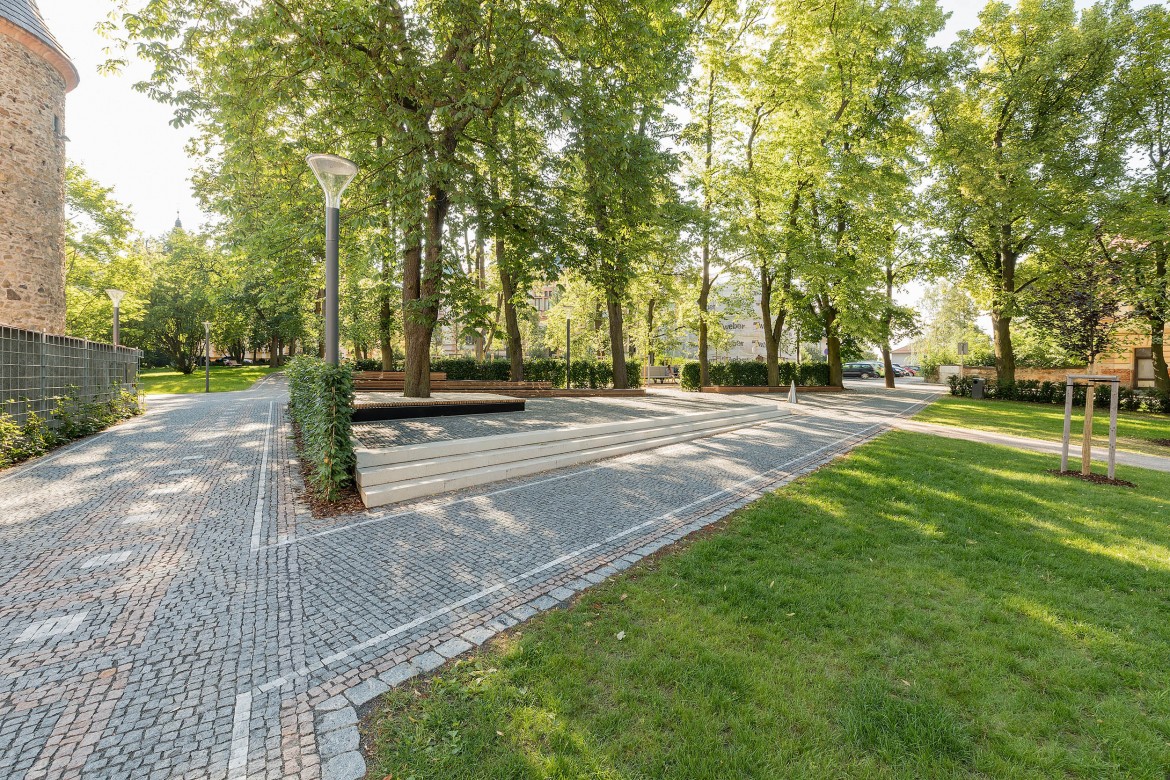 180620_chvojka_107_uprava dlazba_seda